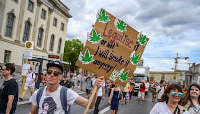 Sumar se fija en Alemania y pregunta al Gobierno su posición sobre la legalización de la marihuana