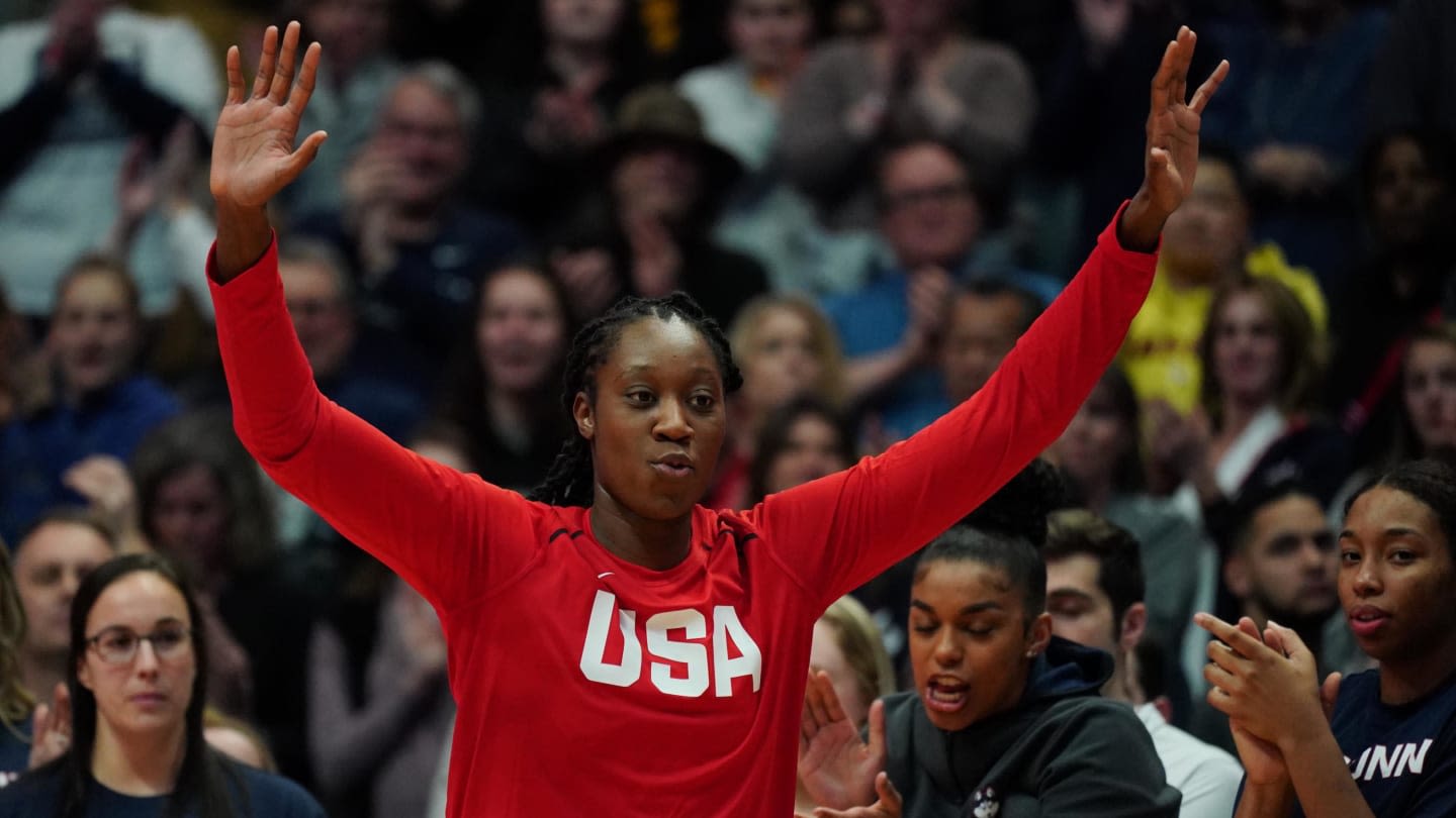 Tina Charles Passes WNBA Great Tamika Catchings on All-Time Scoring List