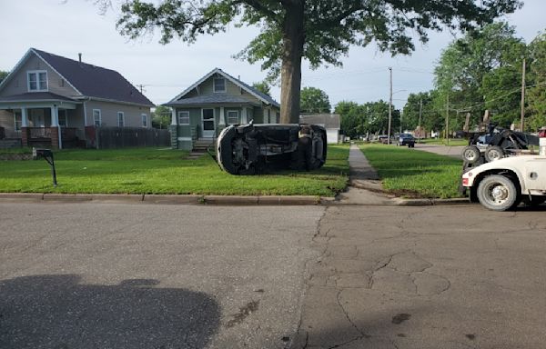 One arrested after crashing stolen vehicle into tree in Lincoln, police say