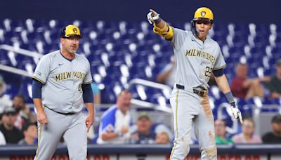 Yelich stars again with game-winning triple to lift Crew