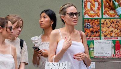 Angelina Jolie goes shopping with her daughter Vivienne, 15, in NYC