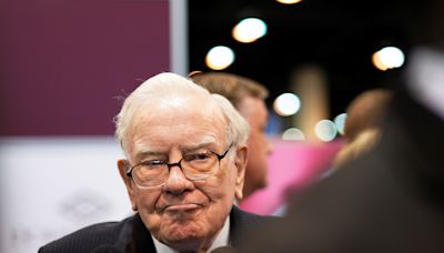 Tras los pasos de Buffett: las dos empresas que pronto podrían unirse al "club del billón de dólares"