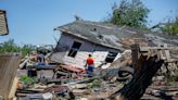 Las 5 cosas que debes saber este 27 de mayo: Tormentas dejan al menos 18 muertos en EE.UU.