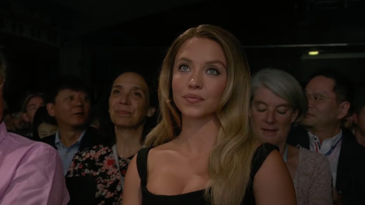 Sydney Sweeney Makes Brief, Awkward Appearance at Samsung Unpacked Event