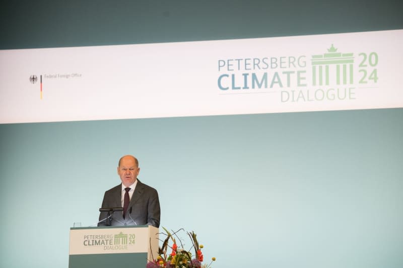 Germany's Scholz calls for private investment in climate measures