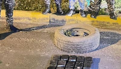 Hombre y mujer que trasladaban droga en camioneta fueron heridos en enfrentamiento con Policía tras intentar huir