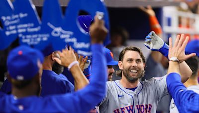 Jeff McNeil starts second half hot, homers twice in Mets' loss to Marlins