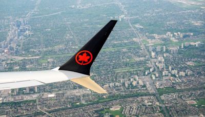 Air Canada offers pilots a 30% pay hike, Bloomberg News reports