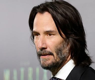 Vende comida en la calle y es furor en Tailandia: el hombre que sorprende a las redes por su parecido con Keanu Reeves