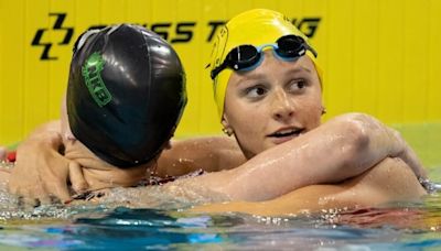 McIntosh breaks world record in women's 400m IM at Canadian swimming trials | CBC Sports
