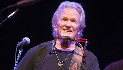 Kris Kristofferson, leyenda de la música country y ganador de un Globo de Oro como Mejor actor, muere a los 88 años