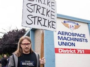 Boeing factory workers vote whether to go on strike