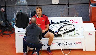 Daniil Medvedev retires, propels Jiri Lehecka into Madrid Masters semi-final