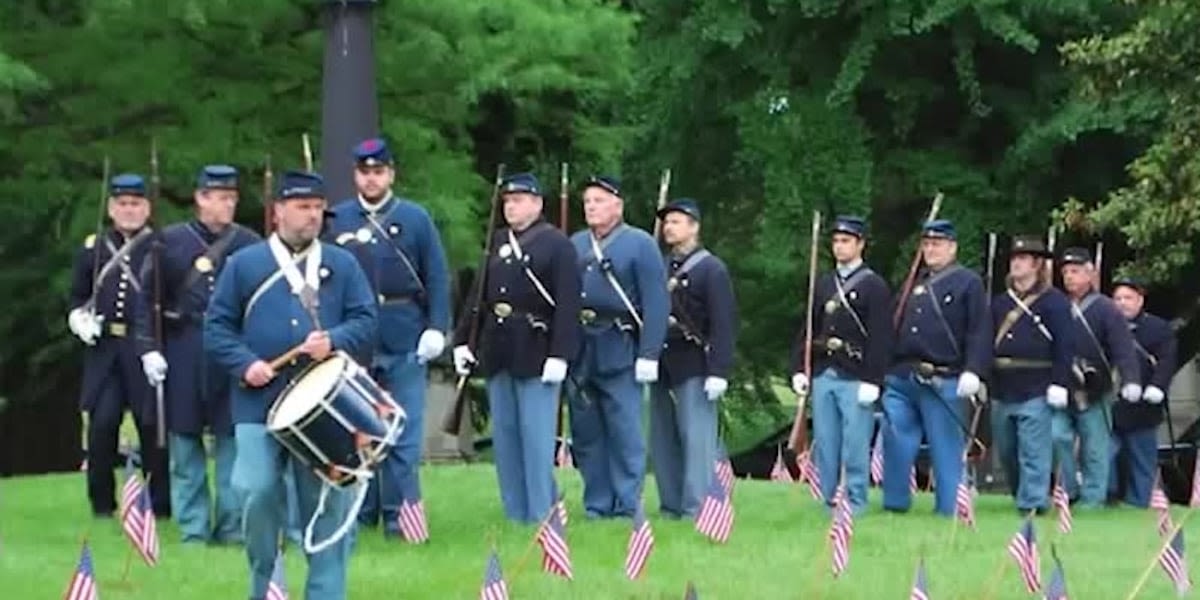 Attendees honor fallen Civil War veterans at Spring Grove Cemetery on Memorial Day