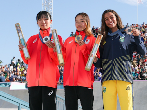 14 Year Old Coco Yoshizawa Wins Olympic Gold in Women's Skateboard Street