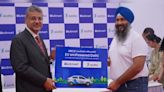 SIDBI and BluSmart launch over 140 electric cars for ride-hailing service in Delhi - CNBC TV18