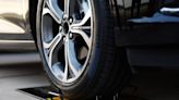 Painel S.A.: Venda de pneu importado dobra sem cumprir meta ambiental para descarte