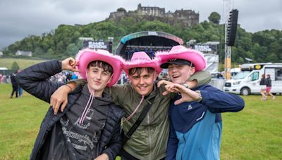 Fan picture gallery as Stirling Summer Sessions kicks off with James Arthur