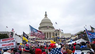 Condenan a seguidor de Trump por irrumpir en el Capitolio el 6 de enero con un cuchillo - El Diario NY