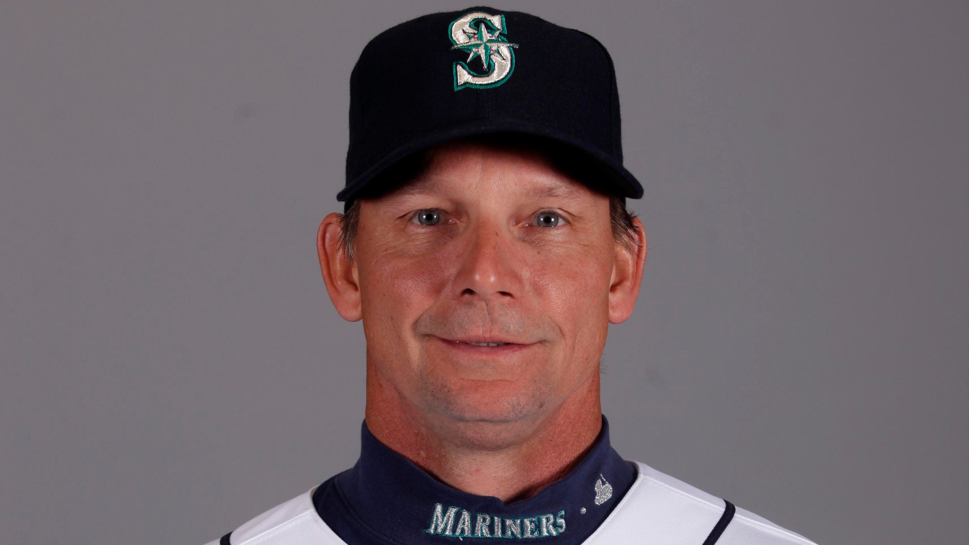 Former MLB infielder, coach Mike Brumley dies in car crash at 61