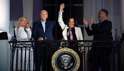 Harris en el asiento del conductor para la nominación presidencial, Biden la respalda