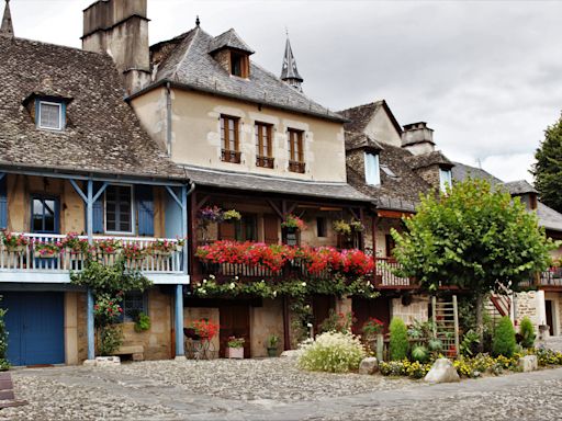 Sophie Marceau : découvrez sa maison de vacances en Corrèze où elle se ressource loin de l’agitation parisienne