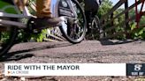 'Ride with the Mayor' bike tour highlights bicycle infrastructure