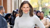 Jennifer Garner’s Cozy Turtleneck Sweater Is the Warm Winter Style We’re Copying This Season — Lookalikes Start at $20