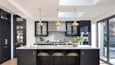 Kitchen of the Week: Elegant and Functional With a Walk-In Pantry (12 photos)