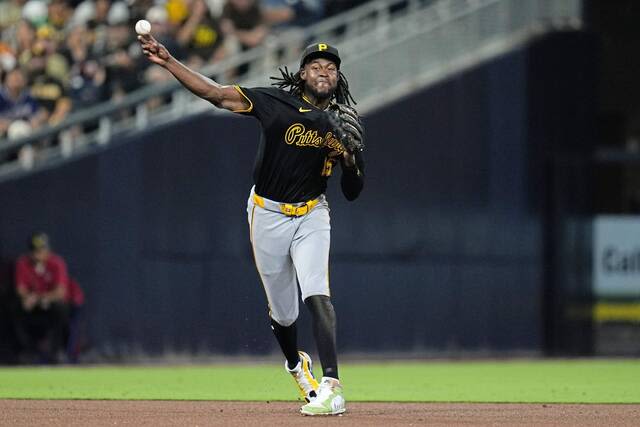 Defensive mishaps, including Oneil Cruz's 23rd error, loom large in Pirates' latest loss