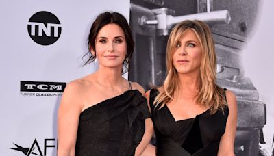 Courteney Cox Is Trying to Set Up Jennifer Aniston on a Date