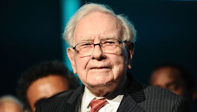Warren Buffett compares AI to nuclear weapons, warns of scamming potential