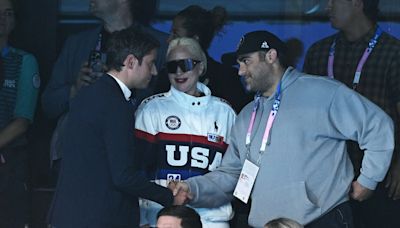 Lady Gaga en París: la particular manera con la que le contó al mundo que se va a casar a su gran elogio a Simone Biles