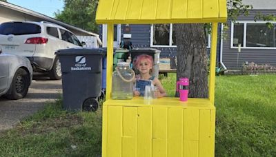 Saskatoon girl robbed at lemonade stand, heading back to work with millionaire dreams