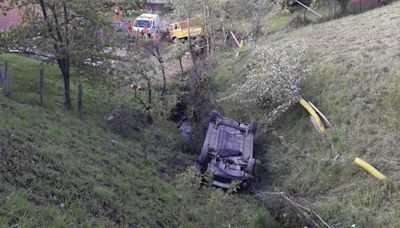 Una mujer de 61 años, trasladada al HUCA tras un grave accidente de tráfico en Tineo