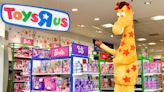 You Can Shop Toys ‘R’ Us at Macy’s This Holiday Season and Here Are 10 Top Toys, Including a ‘Star Wars’ Sinclair Animatronic!