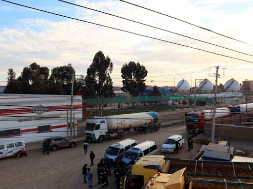 Abastecimiento de diésel enfrenta dificultades y transporte asume medidas - El Diario - Bolivia