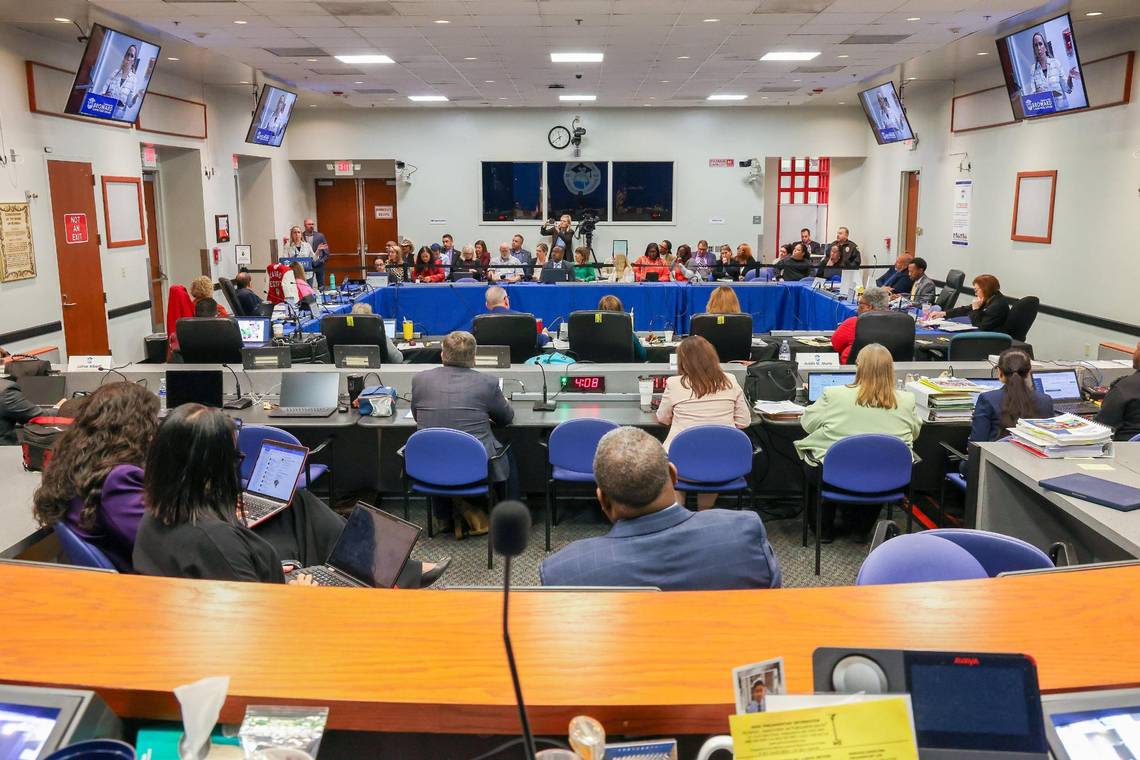 Broward public schools approved a total ban on cellphone use. How will that work?