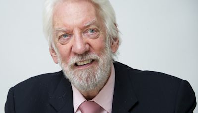 "L'un des acteurs de cinéma les plus intelligents et captivants de tous les temps" : pluie d'hommages pour Donald Sutherland