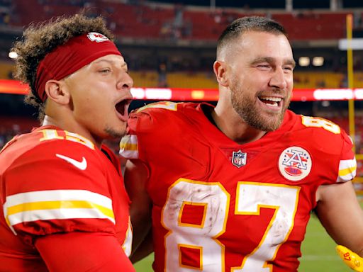 Chiefs Fans Drool as the 'Hottest Players in the NFL' Travis Kelce and Patrick Mahomes Head to Washington