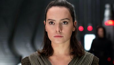 Star Wars' Daisy Ridley Meets Rey at Disneyland