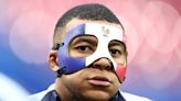 Inglaterra se bloquea ante Dinamarca, Mbappé ya tiene máscara