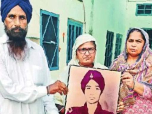 Tiger Hill martyr’s legacy awaits gate | Chandigarh News - Times of India