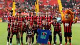 Alajuelense pide ayuda a su gente para que el corazón del pequeño José Miguel siga latiendo