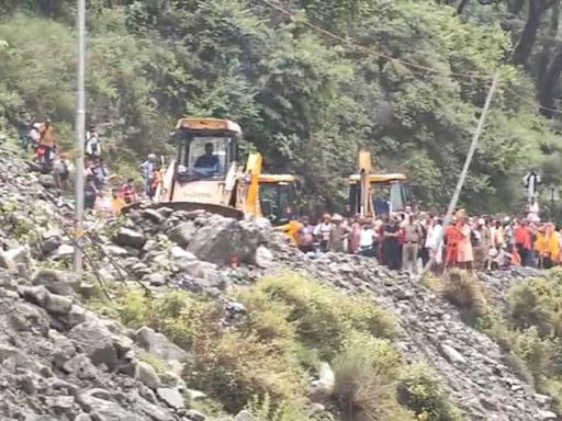 3 Dead In Landslide In Kedarnath, 8 Injured Taken To Hospital
