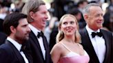 ‘Asteroid City’ Blasts Off With Six-Minute-Plus Standing Ovation; Wes Anderson & Starry Cast At World Premiere – Cannes
