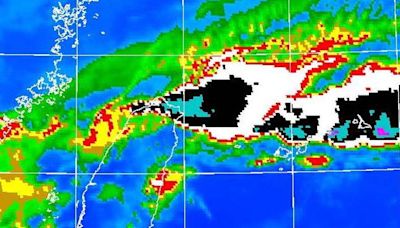 快訊／「煙囪雲」現身！7縣市大雨 鄭明典：台灣北端中了