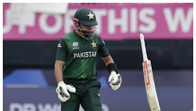 Babar Azam Surpasses MS Dhoni to Set New T20 World Cup Record