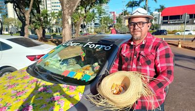 'Uber do forró': Motorista de aplicativo oferece viagens em clima de festa junina