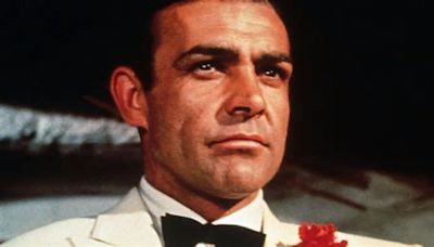 Fast hätte Sean Connery (Bild aus "Goldfinger") eine Vorgängerin als James Bond gehabt. (smi/spot)